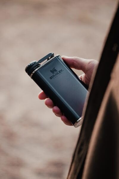 Stanley Classic Wide Mouth Flask - 8 oz Leakproof Insulated Hip Flask | BPA-Free Hammertone Black