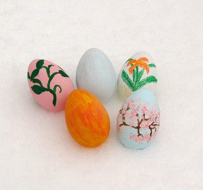 DIY Dyable Craft Eggs - 12 Plastic Decorating Eggs | No Cooking Required by Skiennix