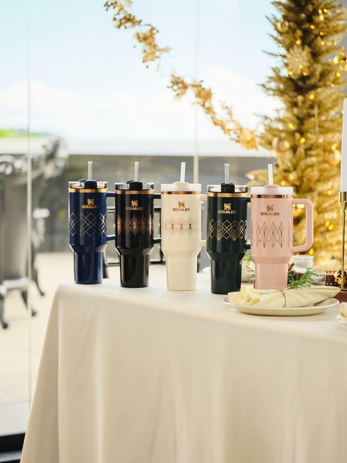 Stanley Quencher Tumbler - 40 oz Black Gloss | H2.O FlowState™ Insulated Design