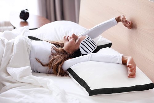 Utopia Bedding Bed Pillows for Sleeping King Size (Black), Set of 2, Soft & Fluffy Pillow with Down Alternative Filling, Cooling, Hotel Quality, Gusseted Pillow for Back, Stomach or Side Sleepers