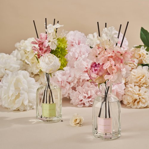 COCORRÍNA Reed Diffuser - Cherry Blossom 8.5 Fl.oz/ 250ml Flower Diffuser with 8 Sticks, Reed Diffusers for Home Bathroom Shelf Decor