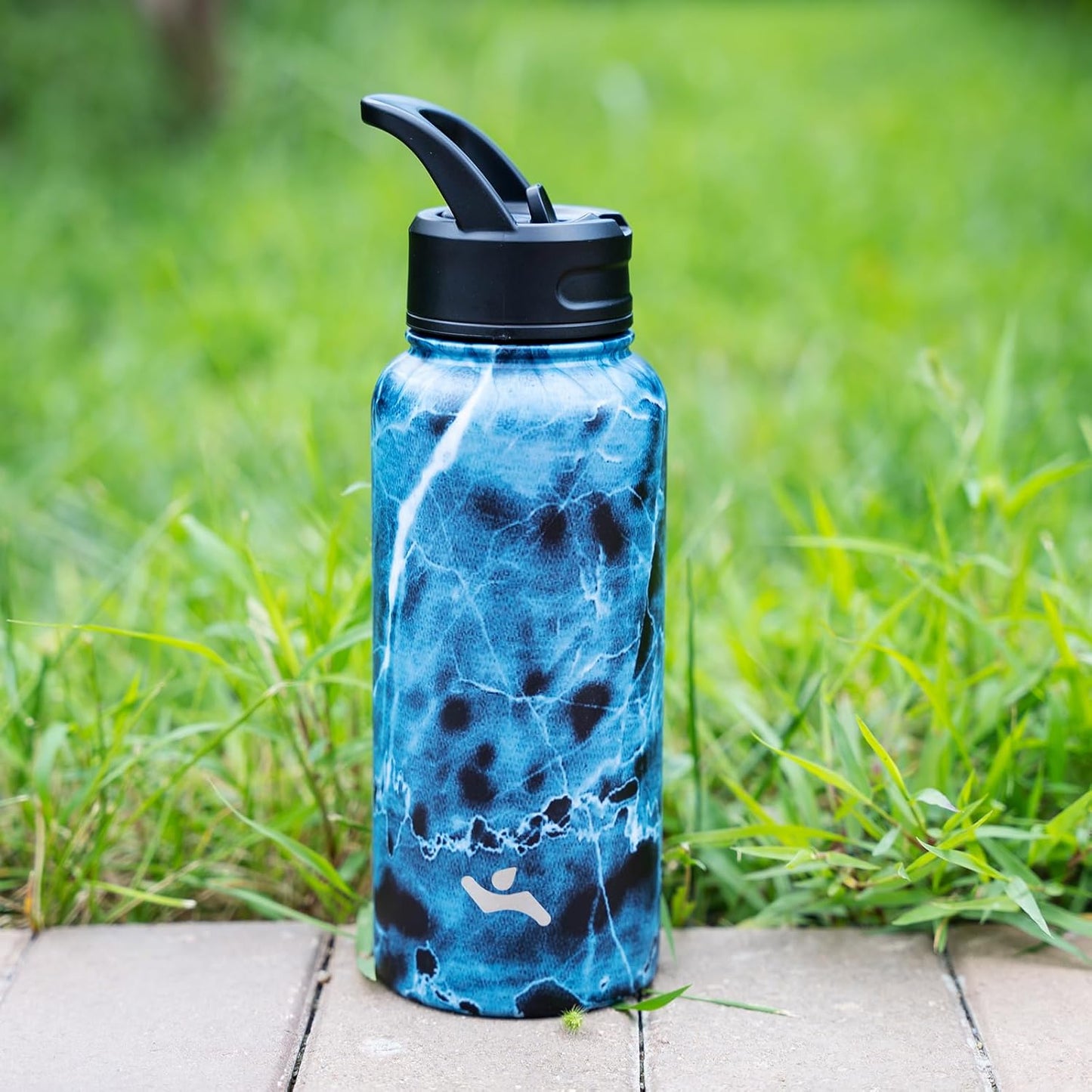 Skiennix 22oz Stainless Steel Water Bottle - Insulated with 3 Lids | Marble Ocean Design