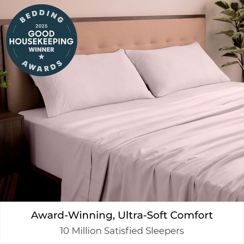 Mellanni California King Sheets Set - 4 PC Iconic Collection Bedding - Hotel Luxury, Extra Soft, Cooling Bed Sheets - Wrinkle, Fade, Stain Resistant (Cal King, Blush Pink)