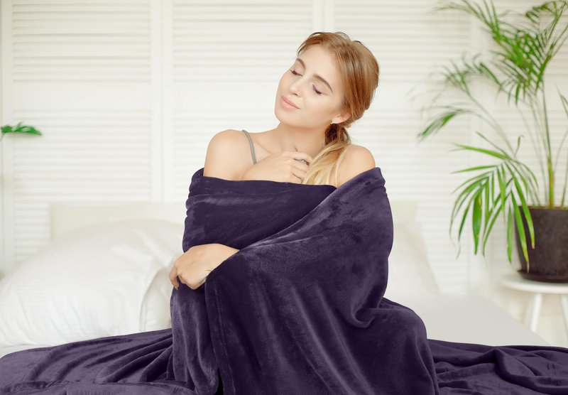 Utopia Bedding Fleece Blanket Full Size Purple 300GSM Luxury Fuzzy Soft Anti-Static Microfiber Bed Blanket (90x84 Inch)