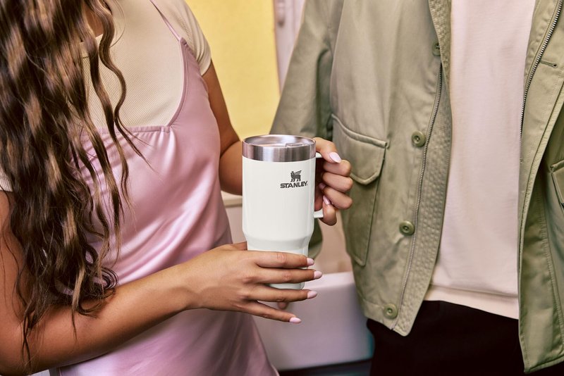 STANLEY The Everyday Suburban Mug | 24 oz | Drink Through Lid | Cup for Coffee, Tea and Drinks | Insulated Stainless Steel Coffee Mug | BPA-Free | Frost