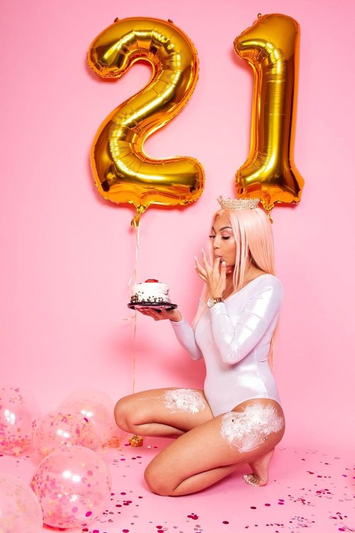 Gold 20 Number Balloon - 40 Inch Foil Balloon for Happy 20th Birthday Celebrations & Events