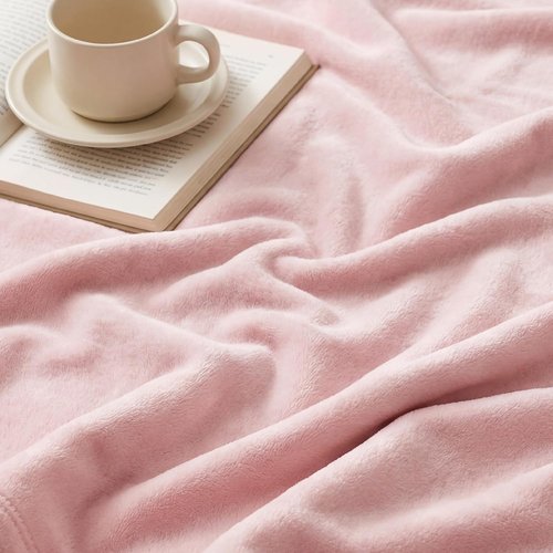 Bedsure GentleSoft Fleece Bed Blanket - Cozy Plush Microfiber Full Size Pink, 84x90 Inches