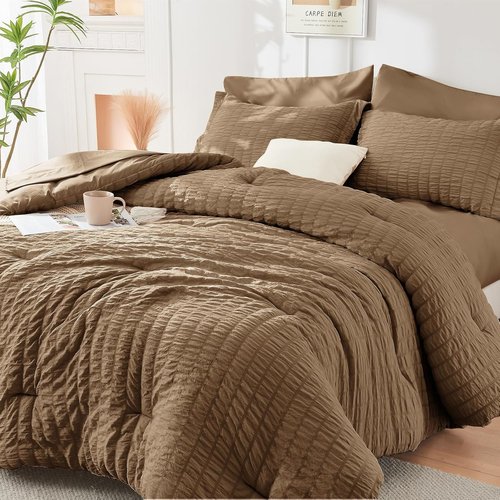 HYMOKEGE Queen Comforter Set - 7-Piece Seersucker Luxury Bedding Set for All Seasons | Brown