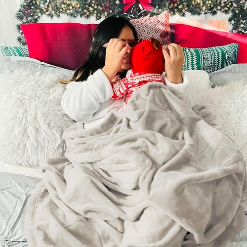 Bedsure Fleece Blanket - Soft, Lightweight Plush Queen Blanket for Bed, Sofa, Travel & Camping