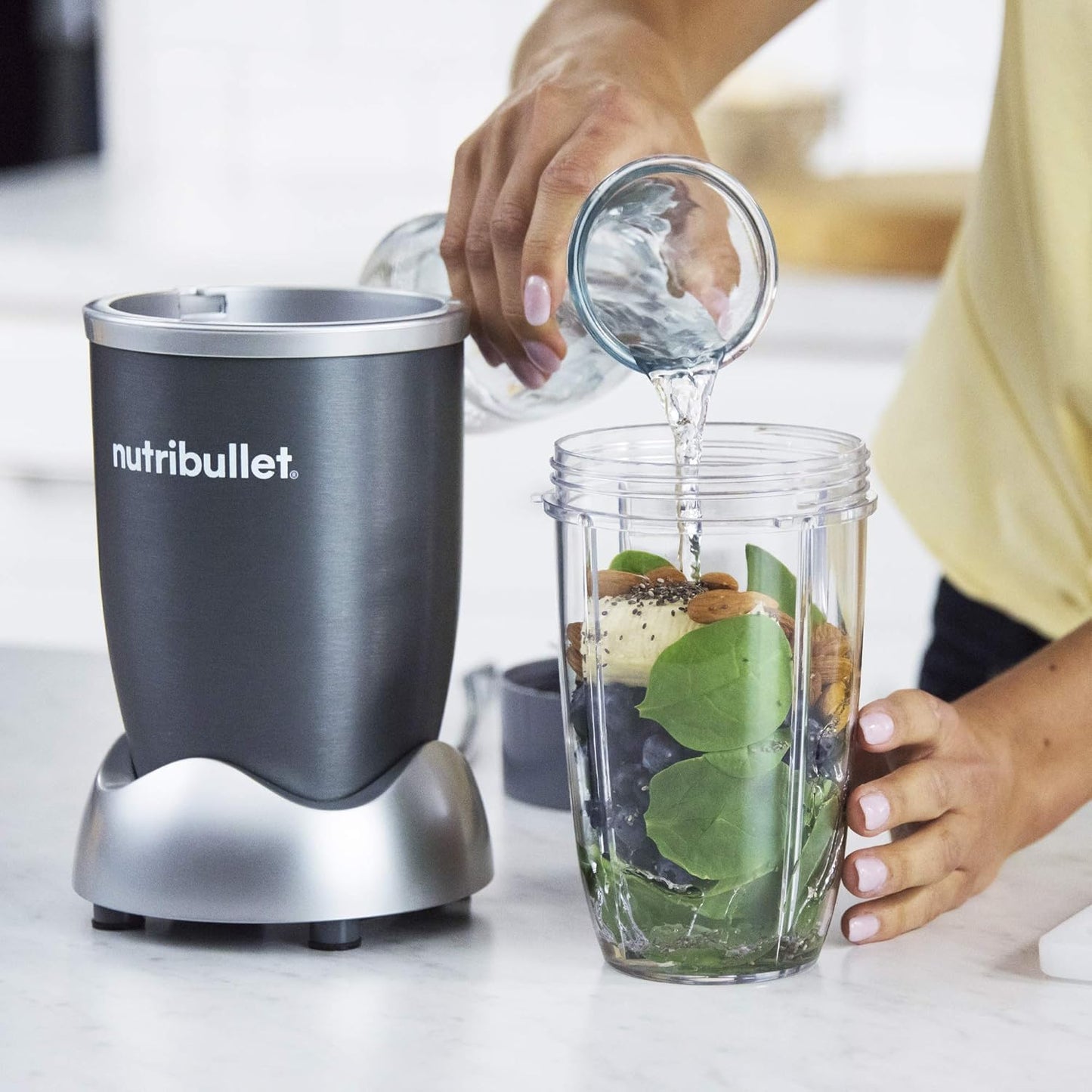 NutriBullet Magic Bullet 600W Smoothie Blender - 8 Pieces - Sleek Grey Design