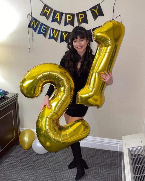 Gold Number 40 Balloon - 40 Inch Giant Foil Balloon for 40th Birthday Party Decorations