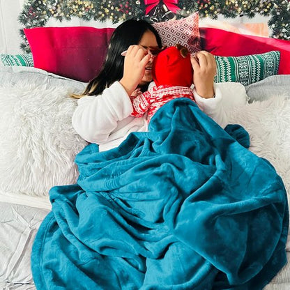 Bedsure GentleSoft Fleece Throw Blanket - Soft, Lightweight Plush Cozy Blanket in Teal, 50x60 Inches