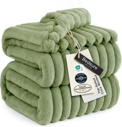 Bedsure GentleSoft Fleece King Blanket - Cozy 108x90 Inches in Reseda Green for Ultimate Comfort