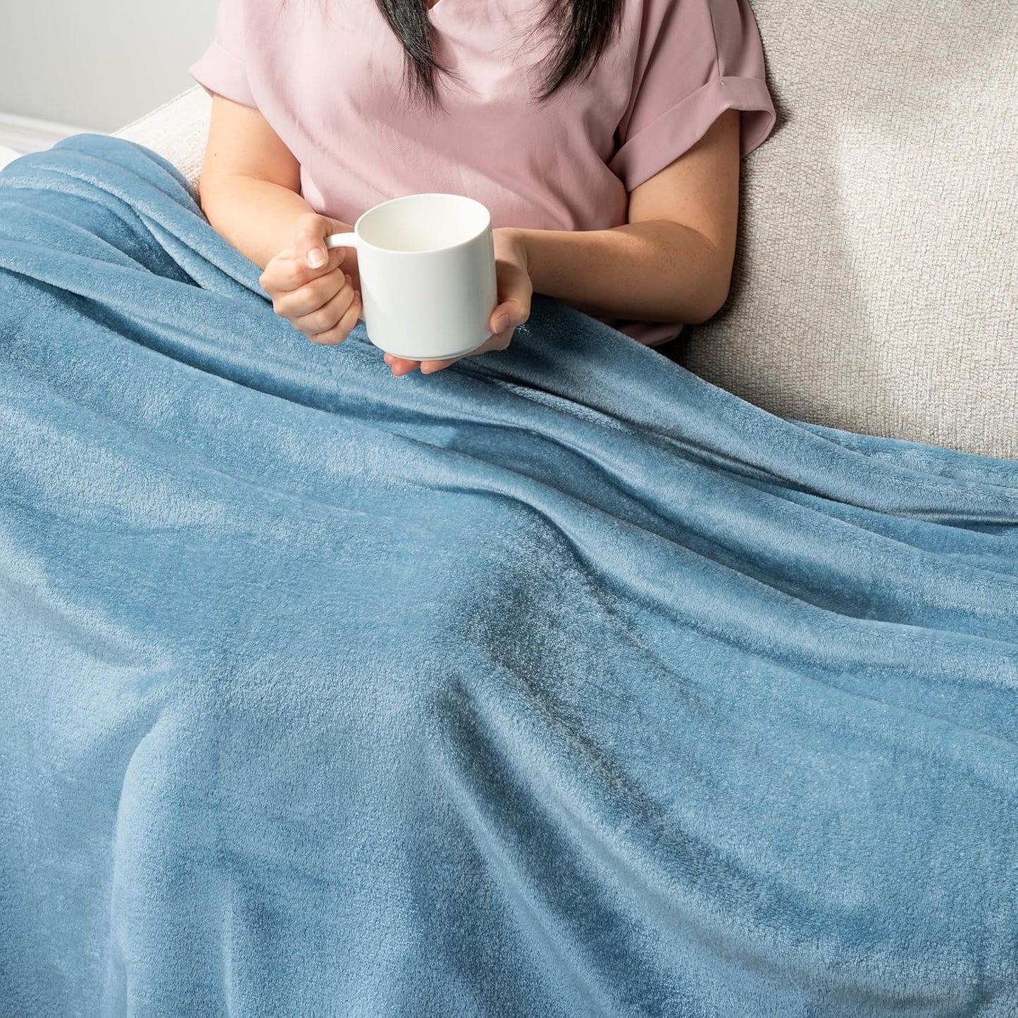 PAVILIA Dusty Blue Fleece Throw Blanket - Super Soft Flannel Couch Blanket | Cozy 50x60 Velvet Gift